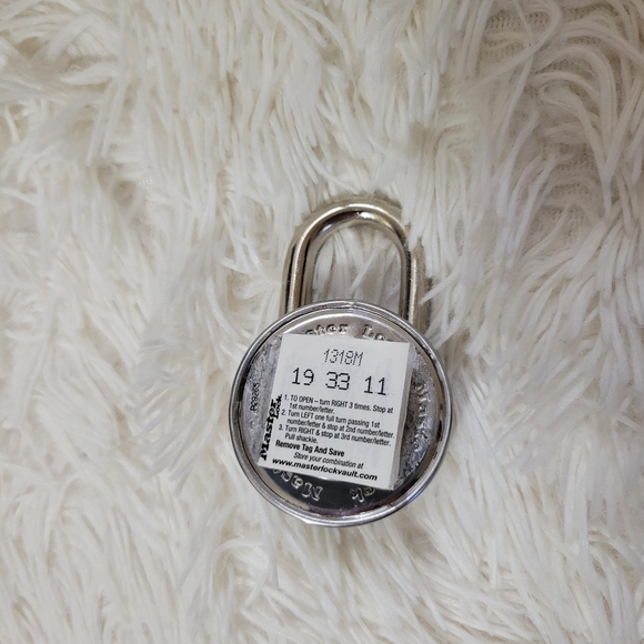 Master Lock Combo Padlock blue - Picture 2 of 4